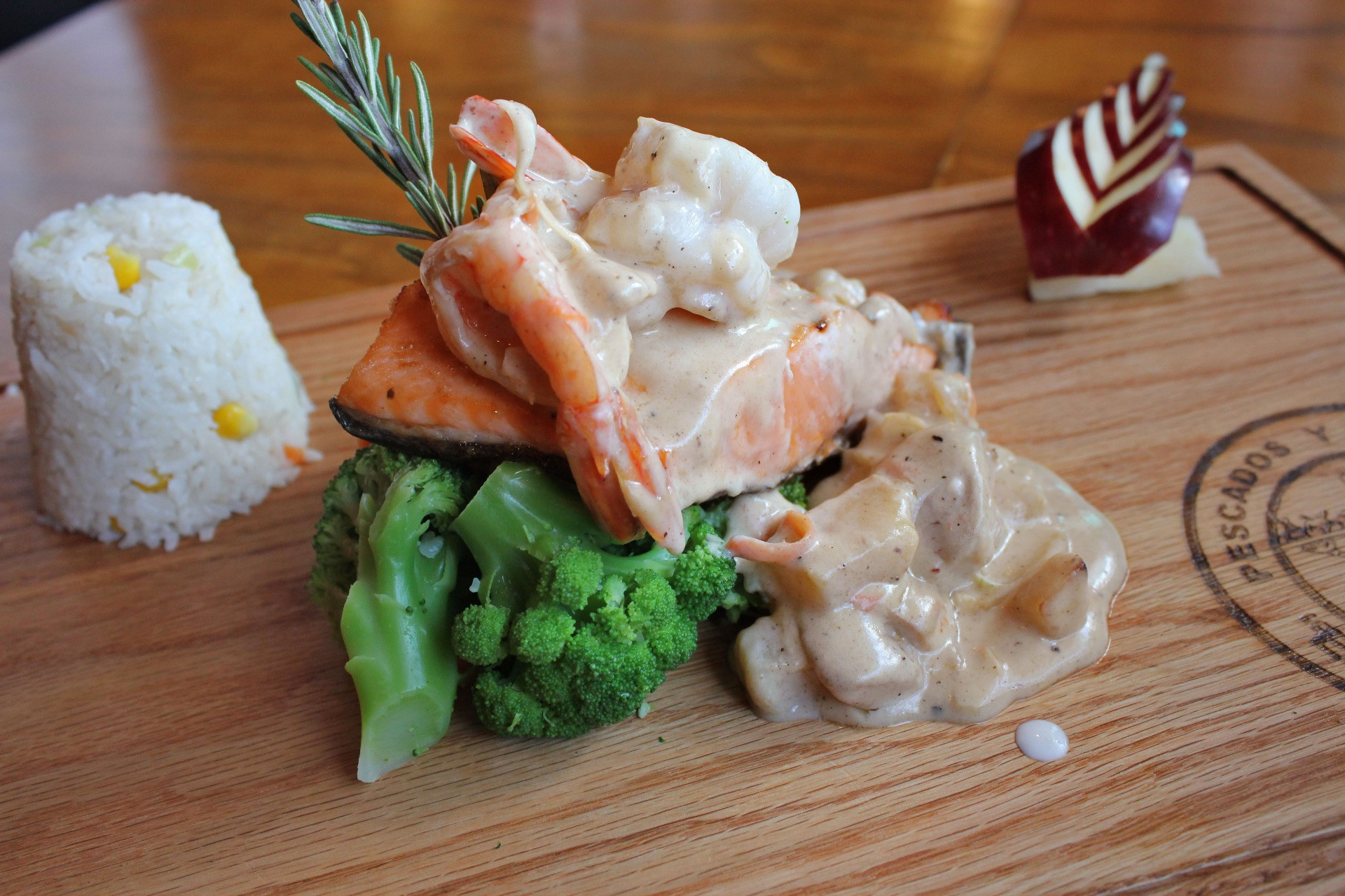 Foto de Salmón con Camarones en Salsa Princess